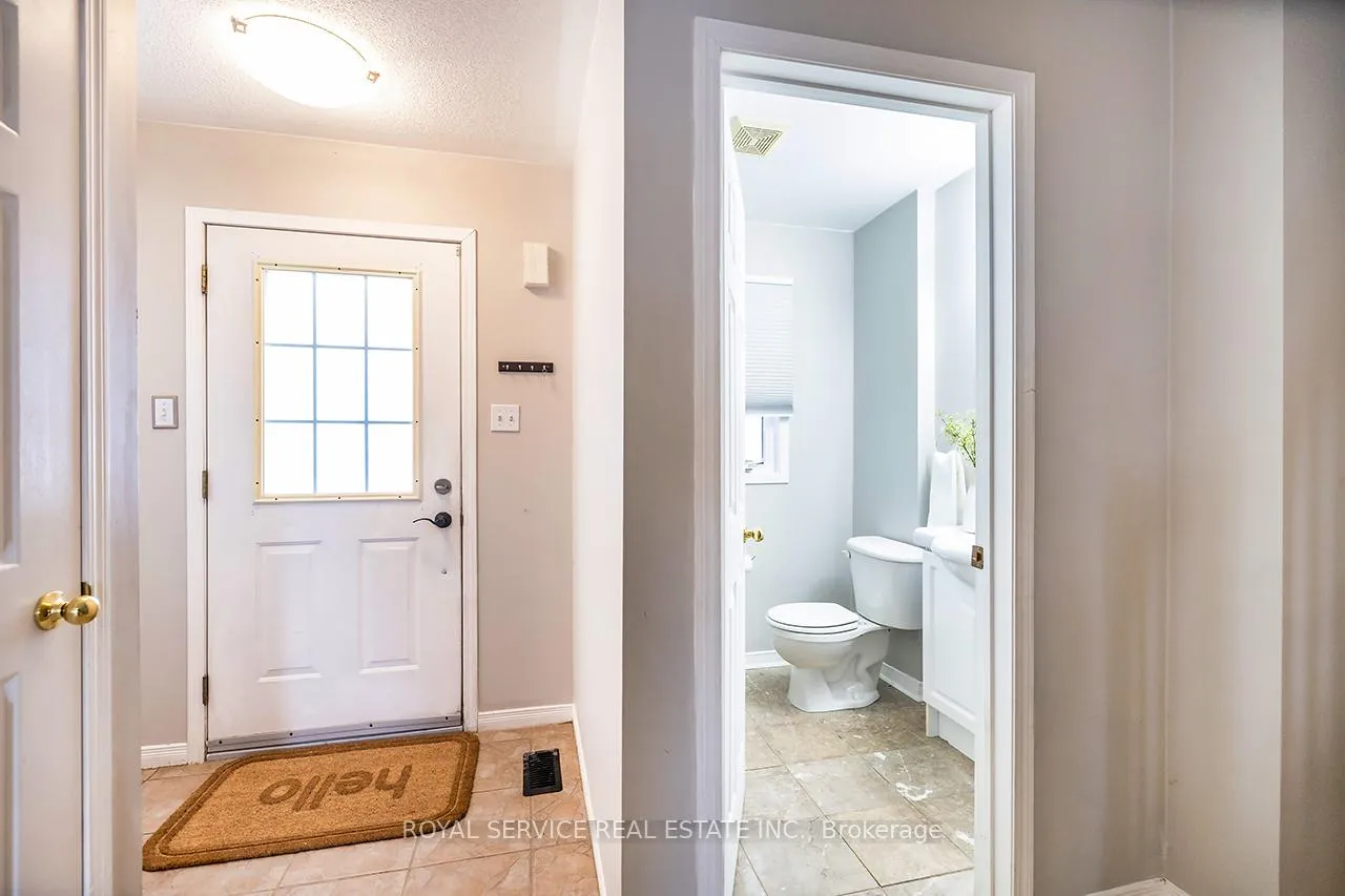 Photo 5 of 19 Brooking Street, Clarington, Bowmanville — HOMEH