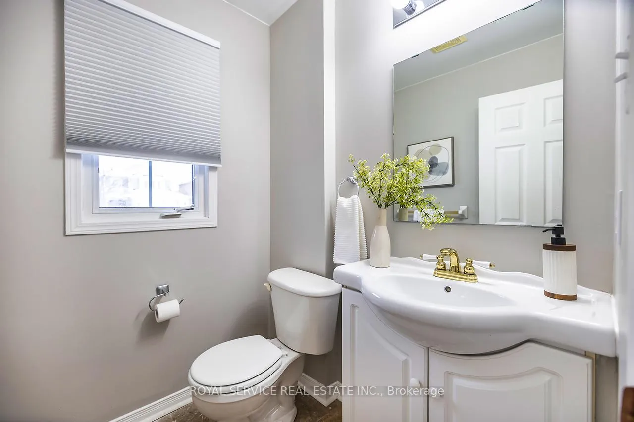 Photo 6 of 19 Brooking Street, Clarington, Bowmanville — HOMEH