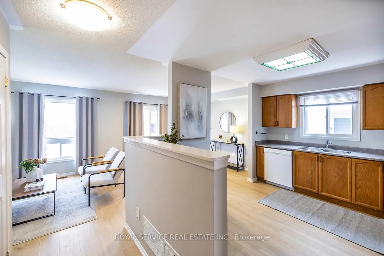 Photo 7 of 19 Brooking Street, Clarington, Bowmanville — HOMEH
