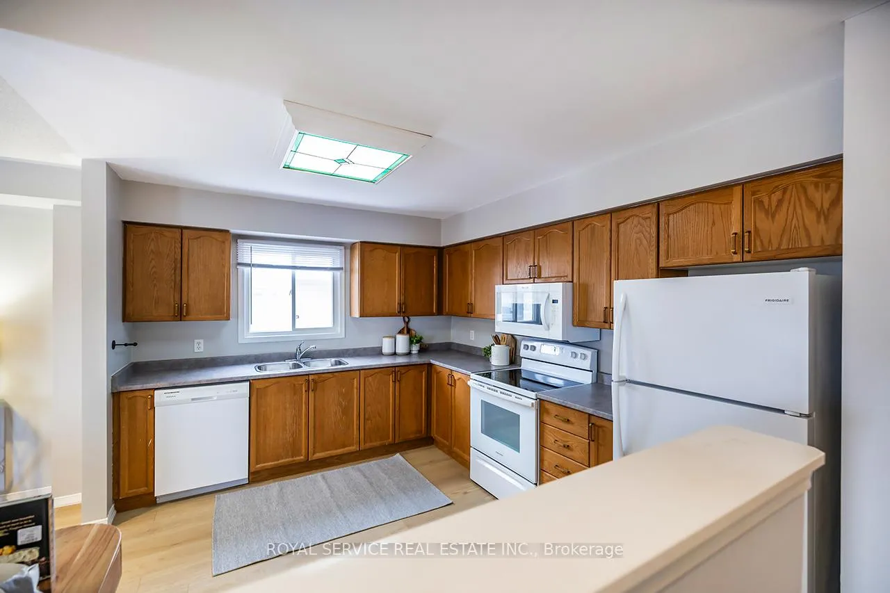 Photo 8 of 19 Brooking Street, Clarington, Bowmanville — HOMEH
