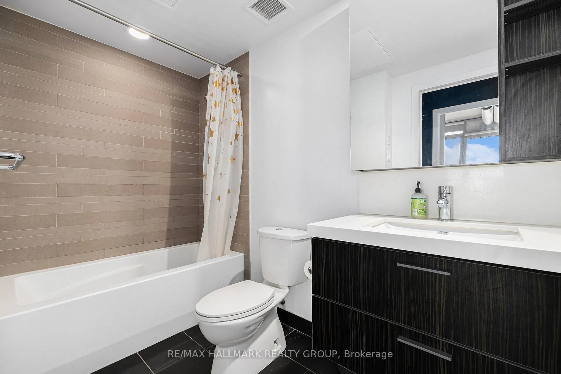 Photo 15 of Unit 617, 360 McLeod Street, Ottawa, Ottawa Centre — HOMEH