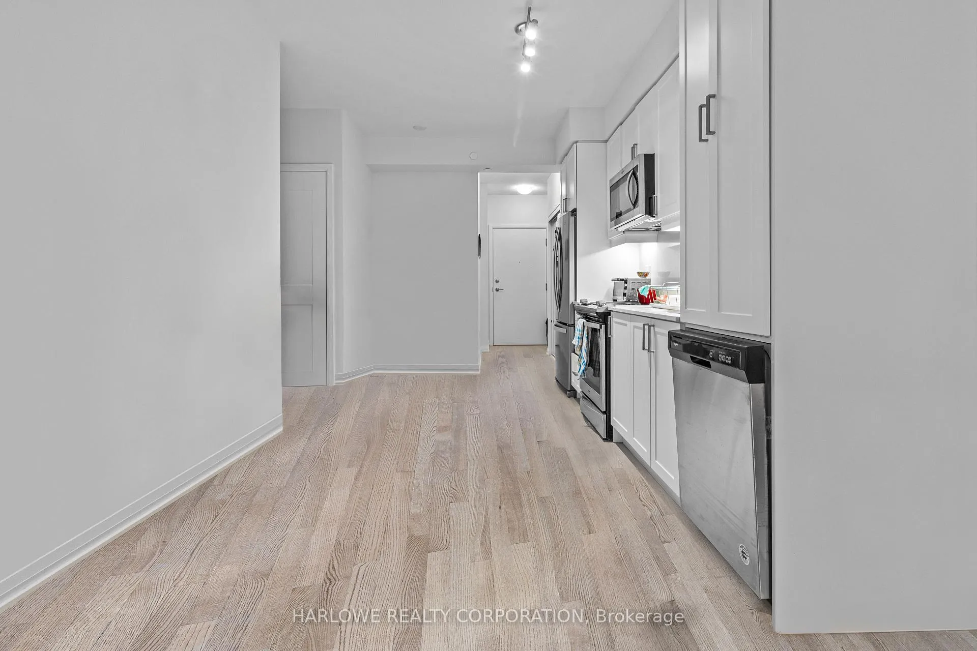 Photo 3 of Unit 3118, 7895 Jane Street, Vaughan, Concord — HOMEH