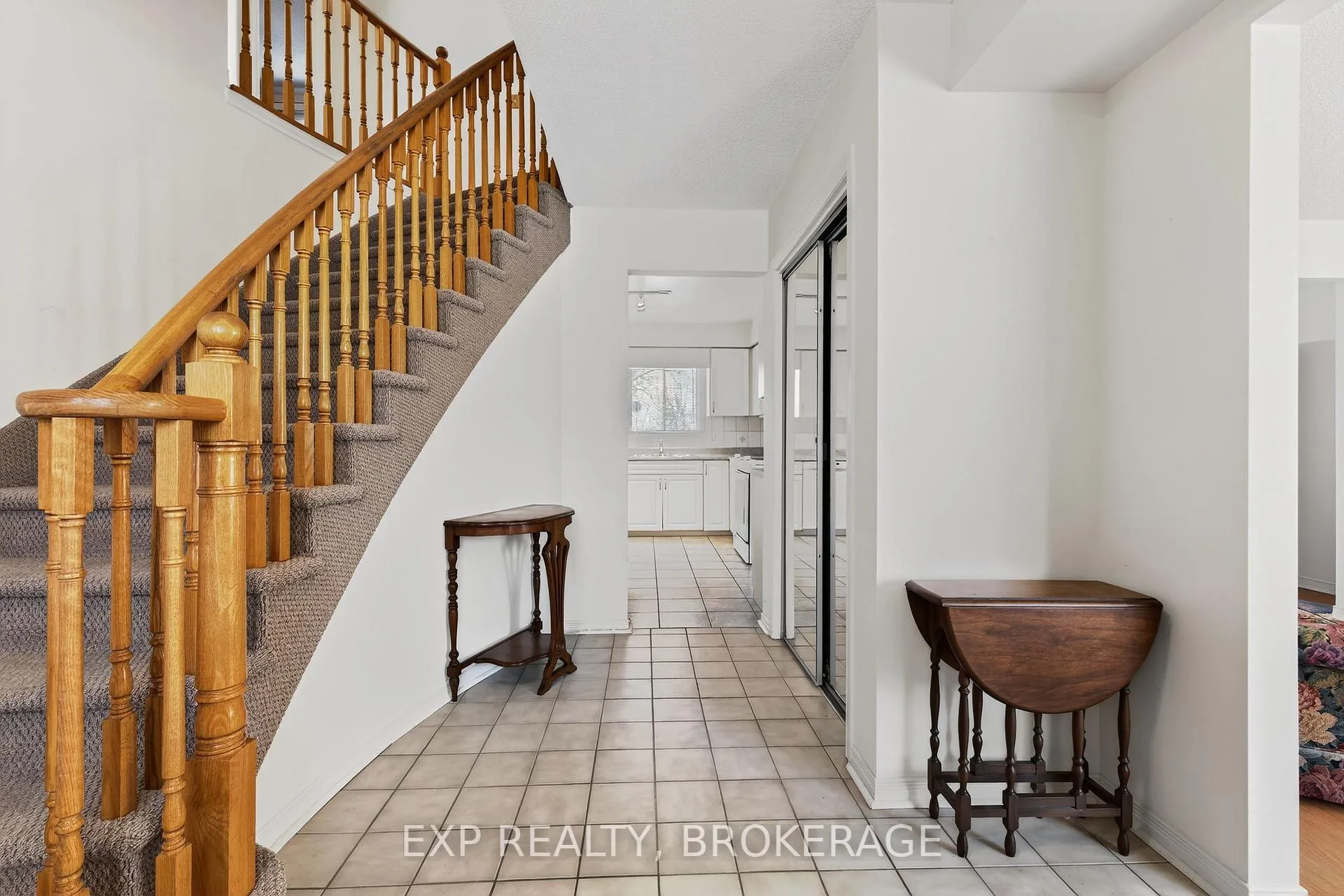 Photo 5 of 59 Chartwell Crescent, Kingston, Kingston East (Incl Barret Crt) — HOMEH