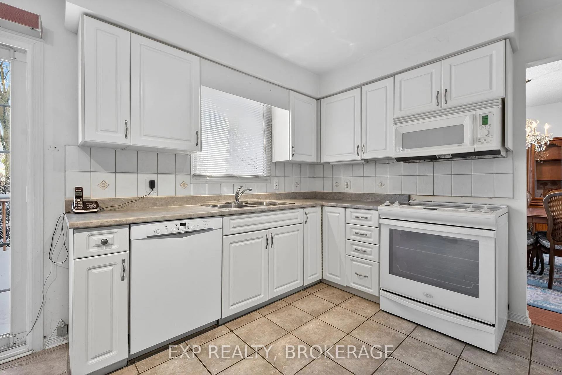 Photo 14 of 59 Chartwell Crescent, Kingston, Kingston East (Incl Barret Crt) — HOMEH