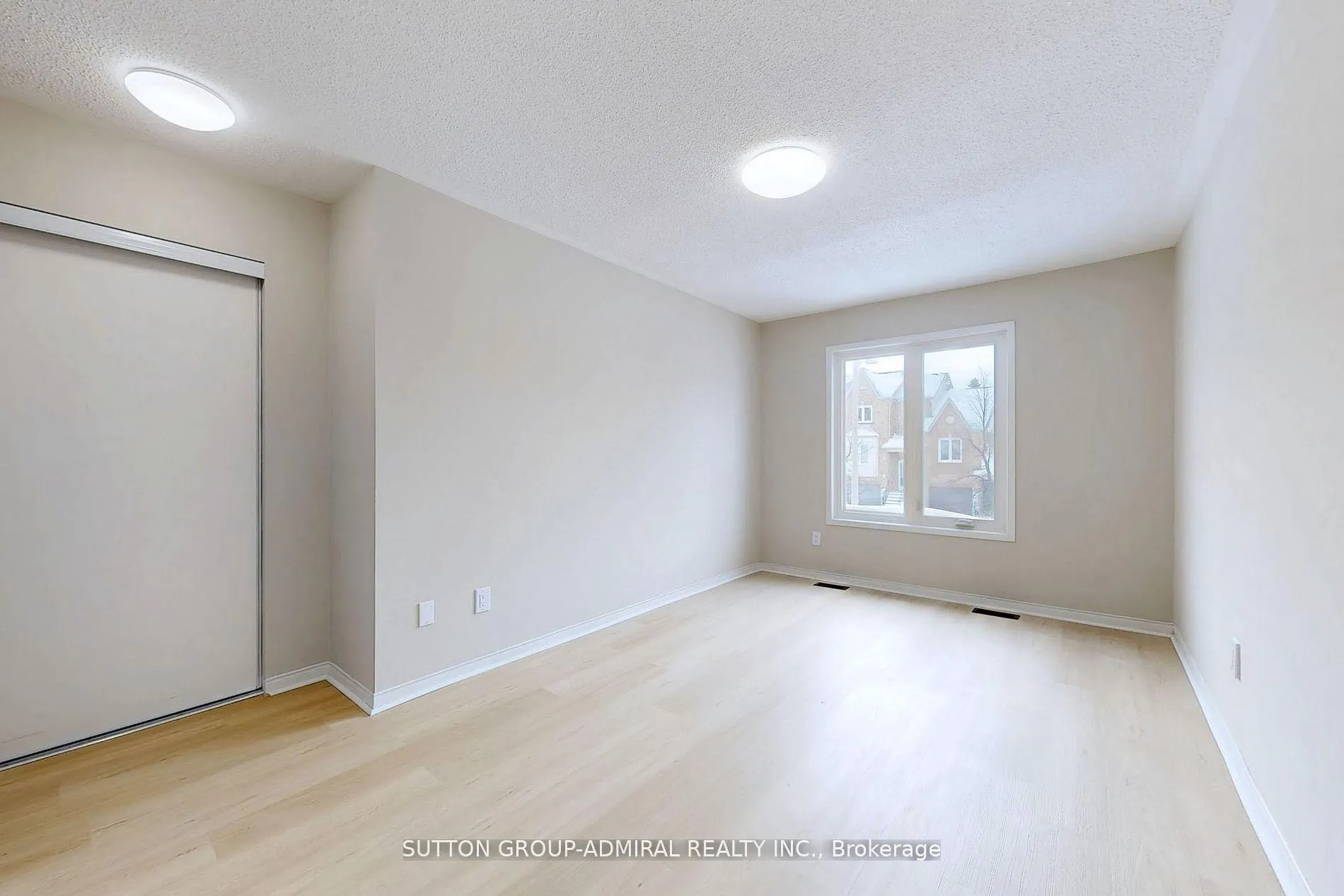 Photo 12 of 32 Kelso Crescent, Vaughan, Maple — HOMEH