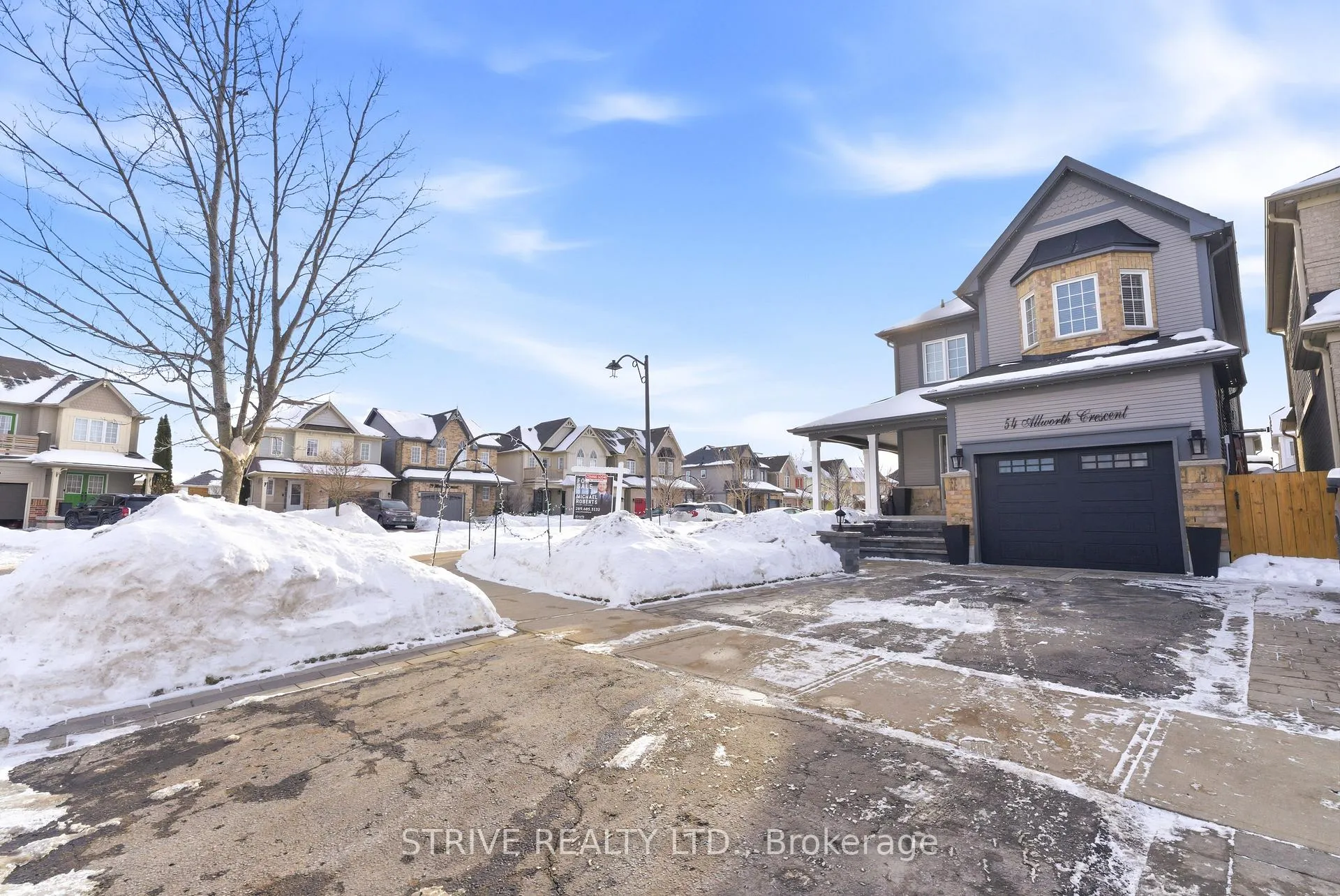 Photo 3 of 54 Allworth Crescent, Clarington, Bowmanville — HOMEH
