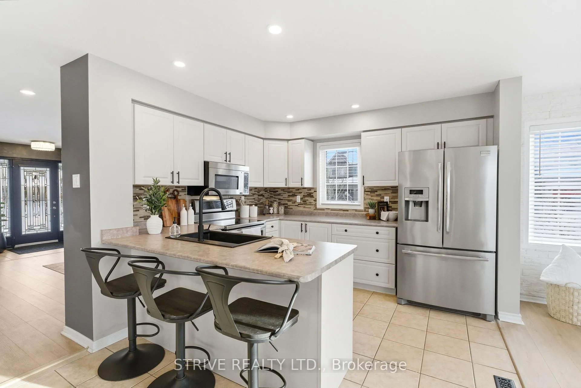 Photo 15 of 54 Allworth Crescent, Clarington, Bowmanville — HOMEH