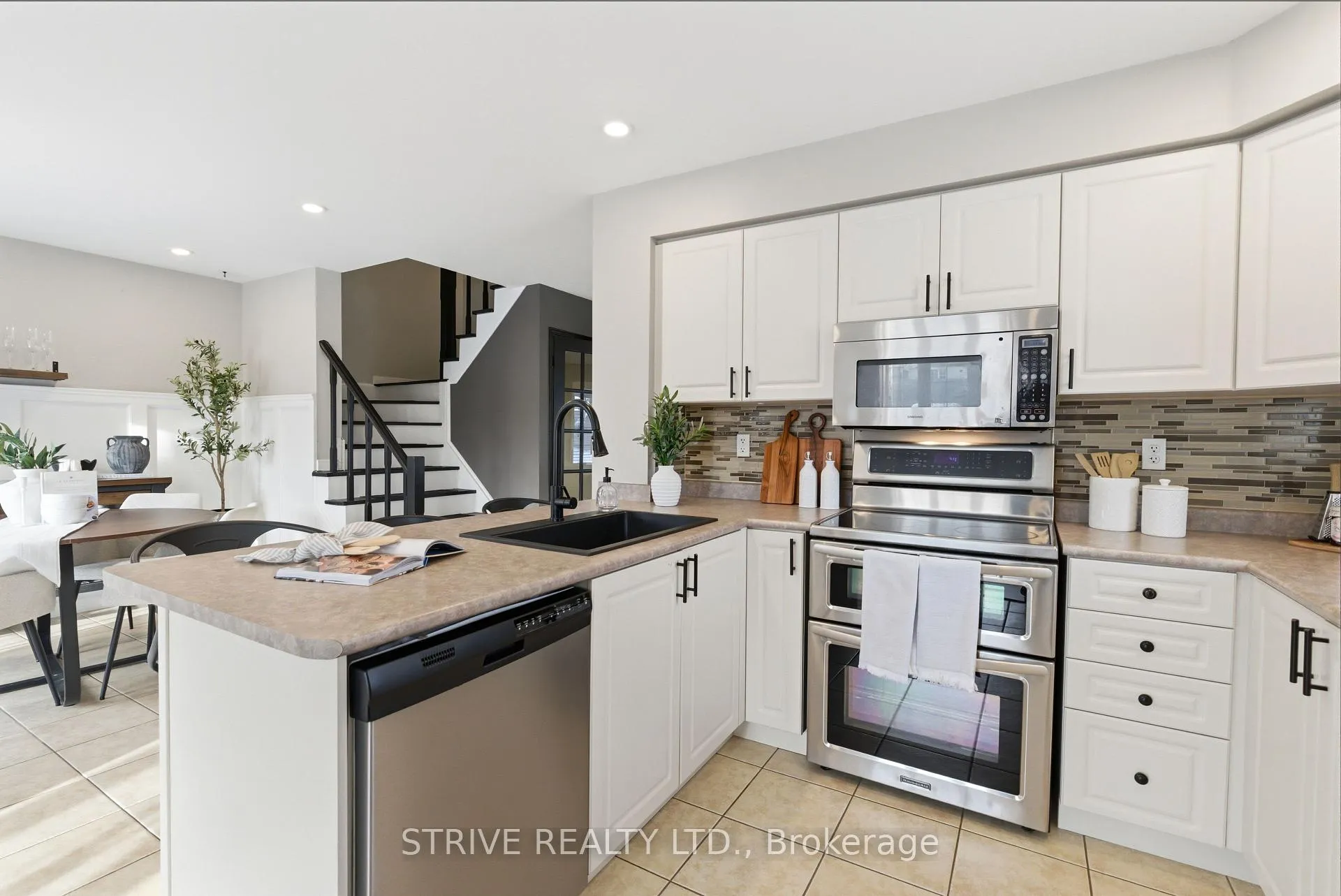 Photo 16 of 54 Allworth Crescent, Clarington, Bowmanville — HOMEH