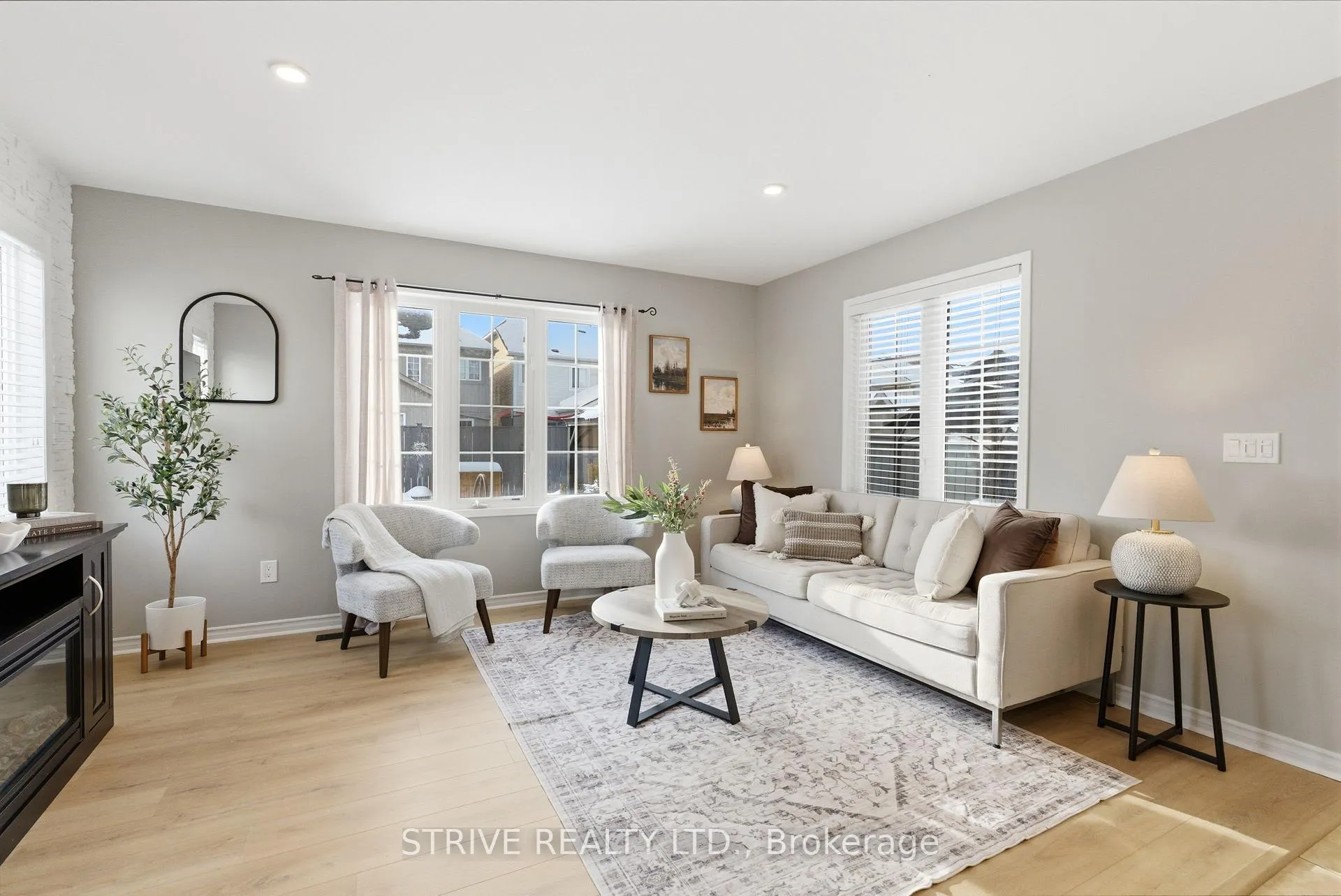 Photo 17 of 54 Allworth Crescent, Clarington, Bowmanville — HOMEH