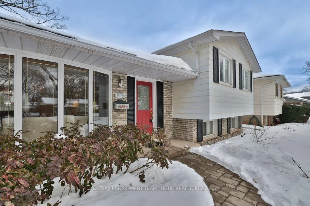 Photo 3 of 625 Ronald Drive, Burlington, Roseland — HOMEH