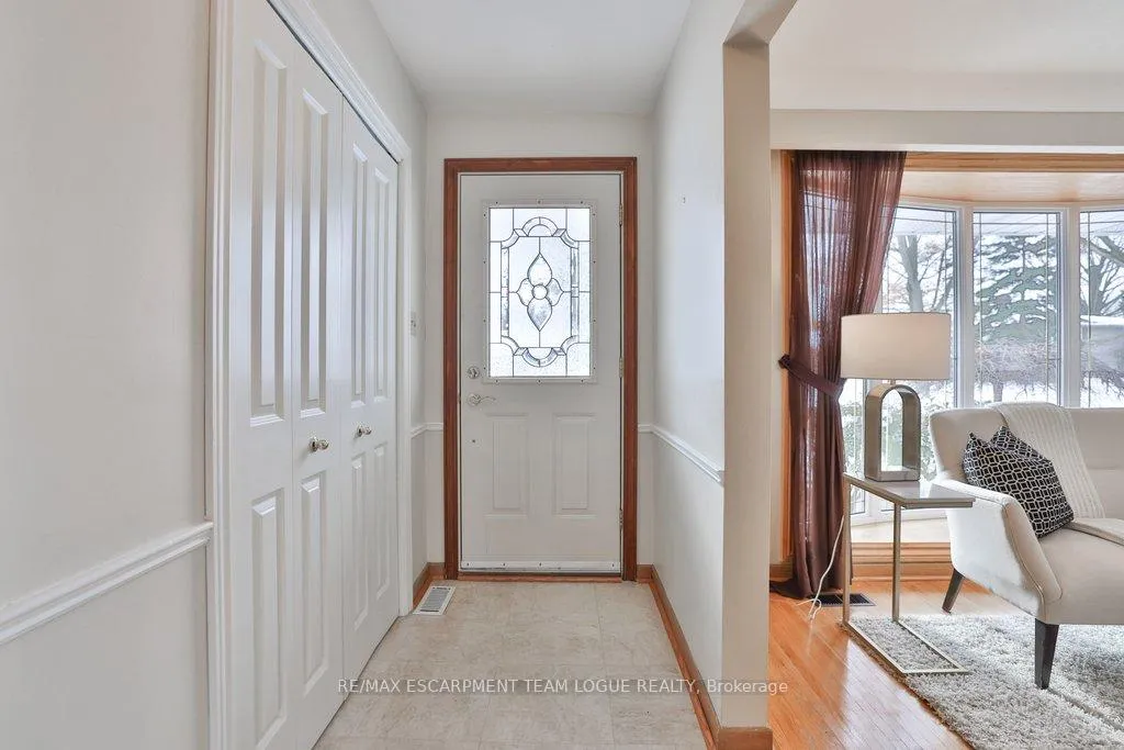 Photo 6 of 625 Ronald Drive, Burlington, Roseland — HOMEH