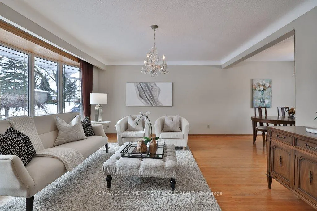 Photo 10 of 625 Ronald Drive, Burlington, Roseland — HOMEH