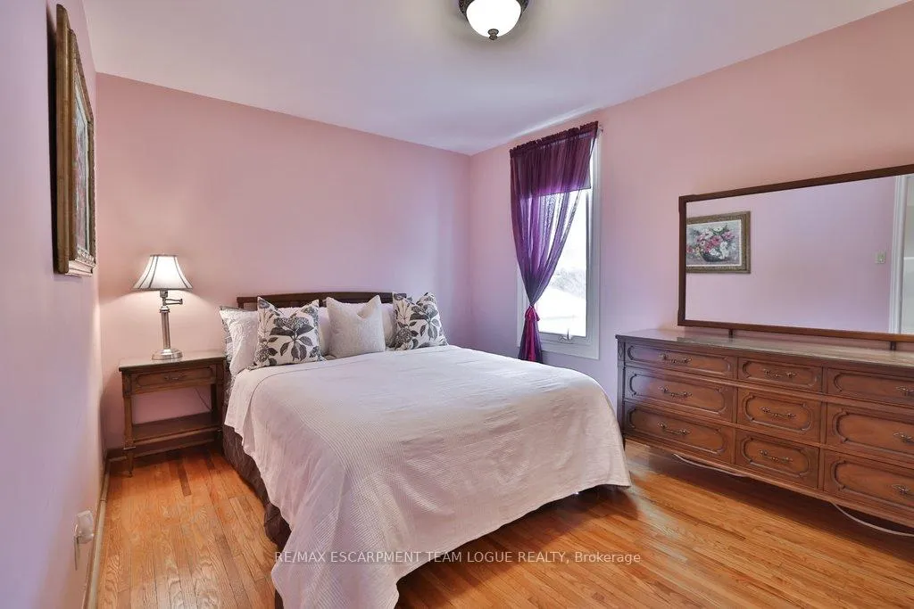 Photo 19 of 625 Ronald Drive, Burlington, Roseland — HOMEH