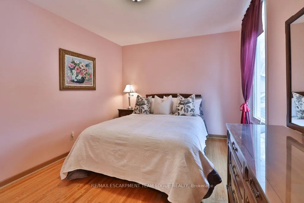 Photo 20 of 625 Ronald Drive, Burlington, Roseland — HOMEH