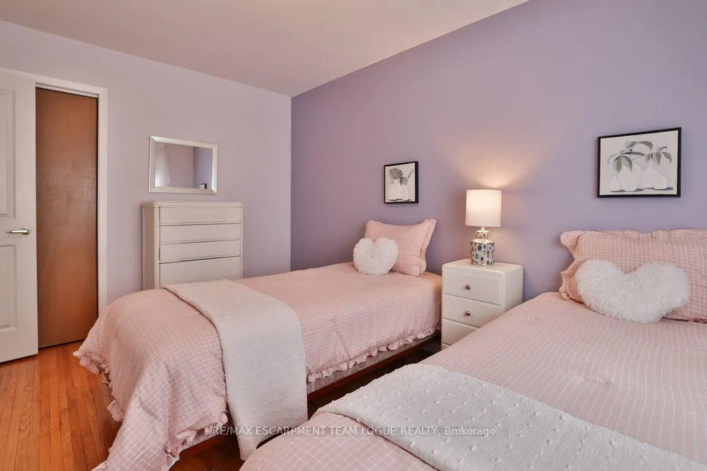Photo 22 of 625 Ronald Drive, Burlington, Roseland — HOMEH