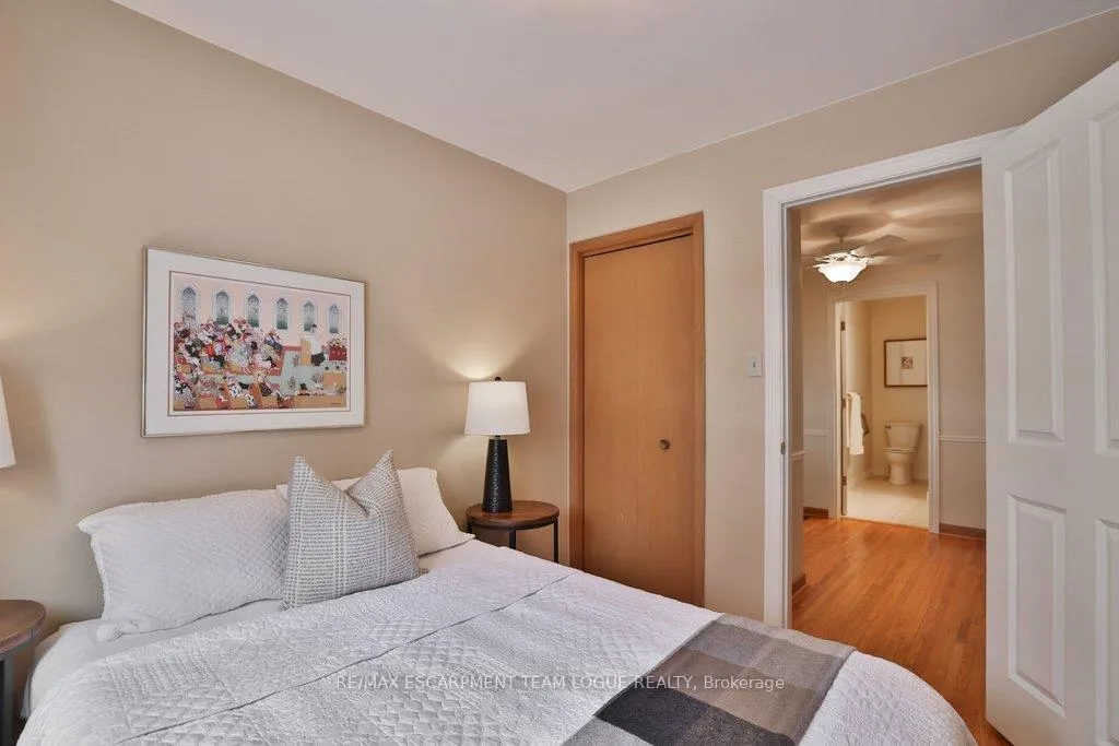 Photo 24 of 625 Ronald Drive, Burlington, Roseland — HOMEH