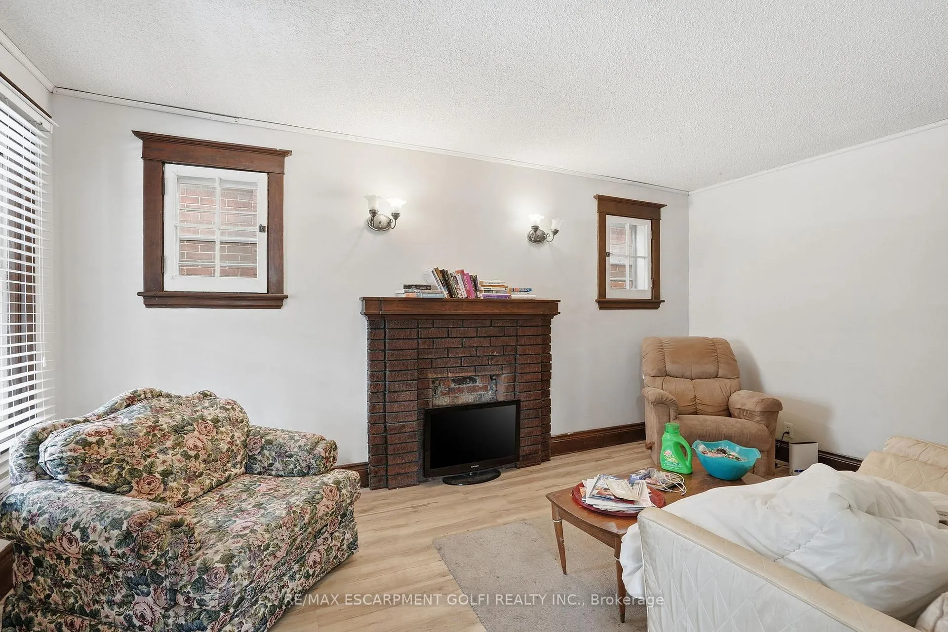 Photo 4 of 67 Sterling Street, Hamilton, Westdale — HOMEH