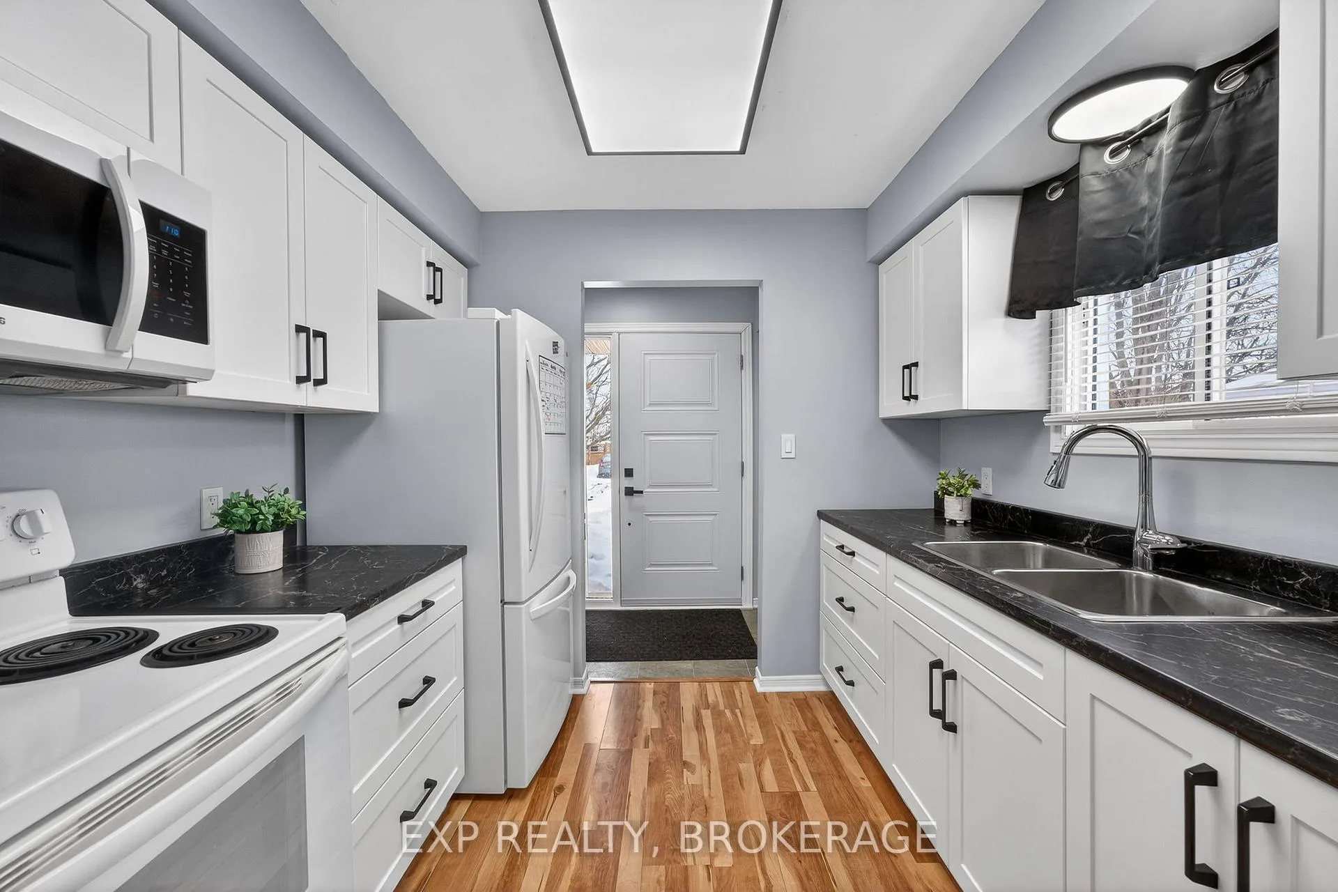 Photo 5 of 554 Whistler Terrace, Kingston, East Gardiners Rd — HOMEH