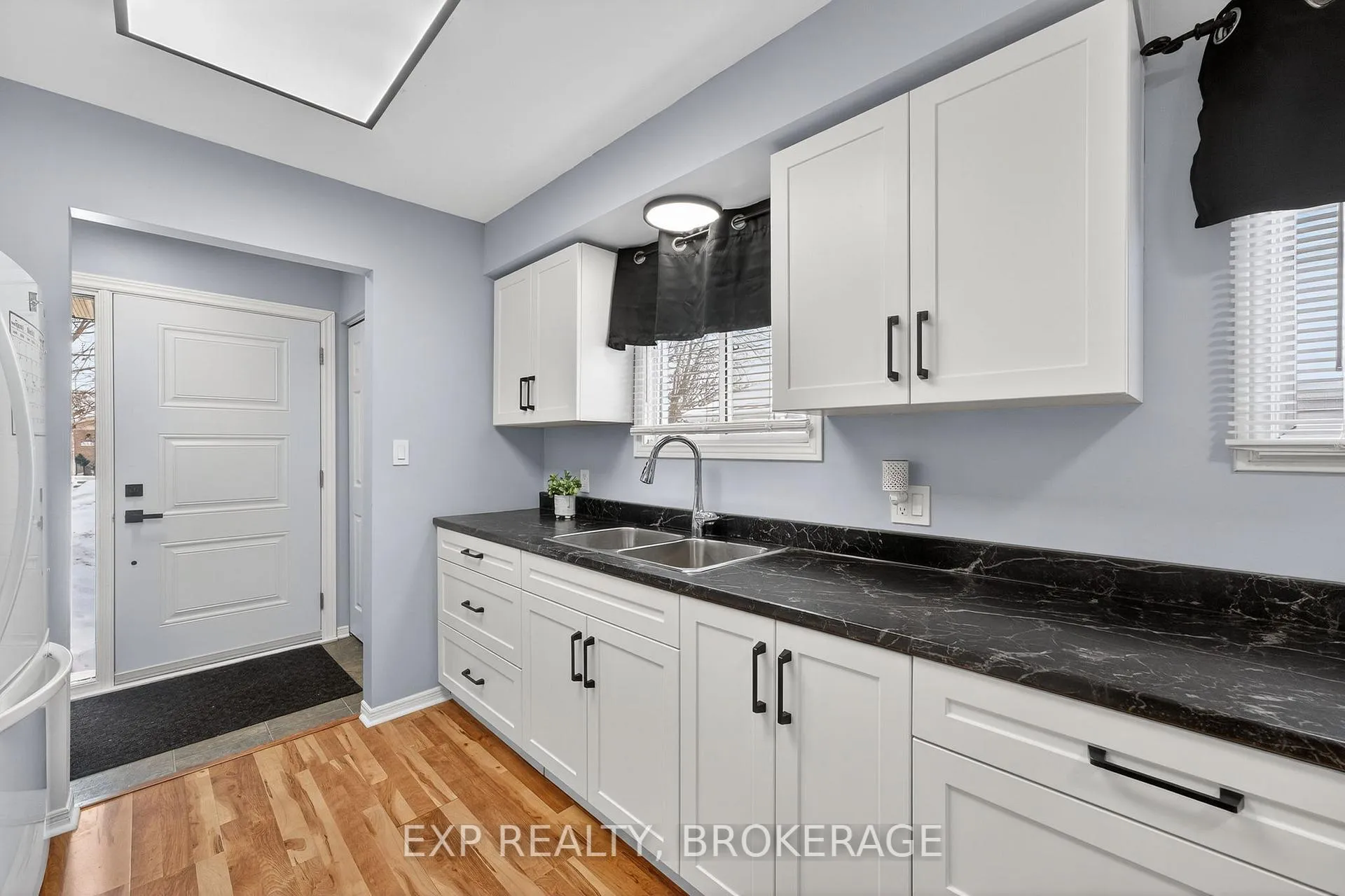 Photo 6 of 554 Whistler Terrace, Kingston, East Gardiners Rd — HOMEH
