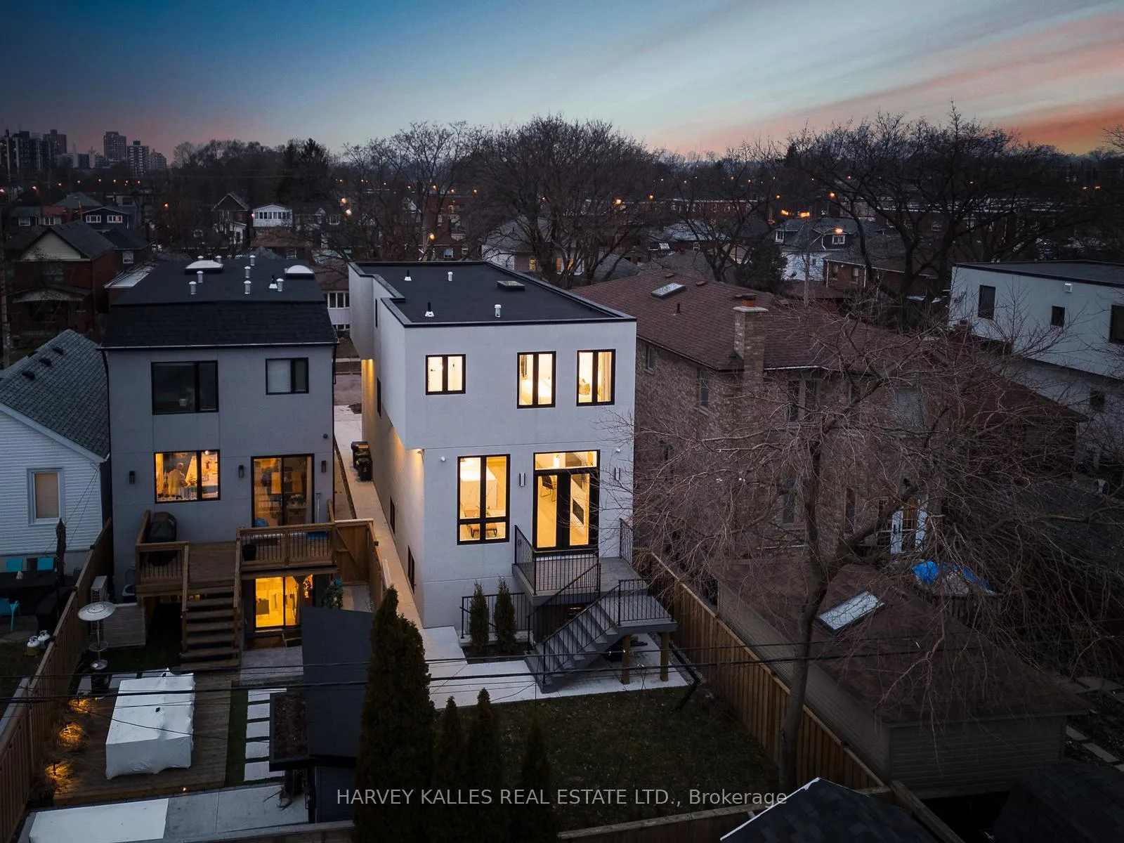 Photo 3 of 67 Lesmount Avenue, Toronto, East York — HOMEH