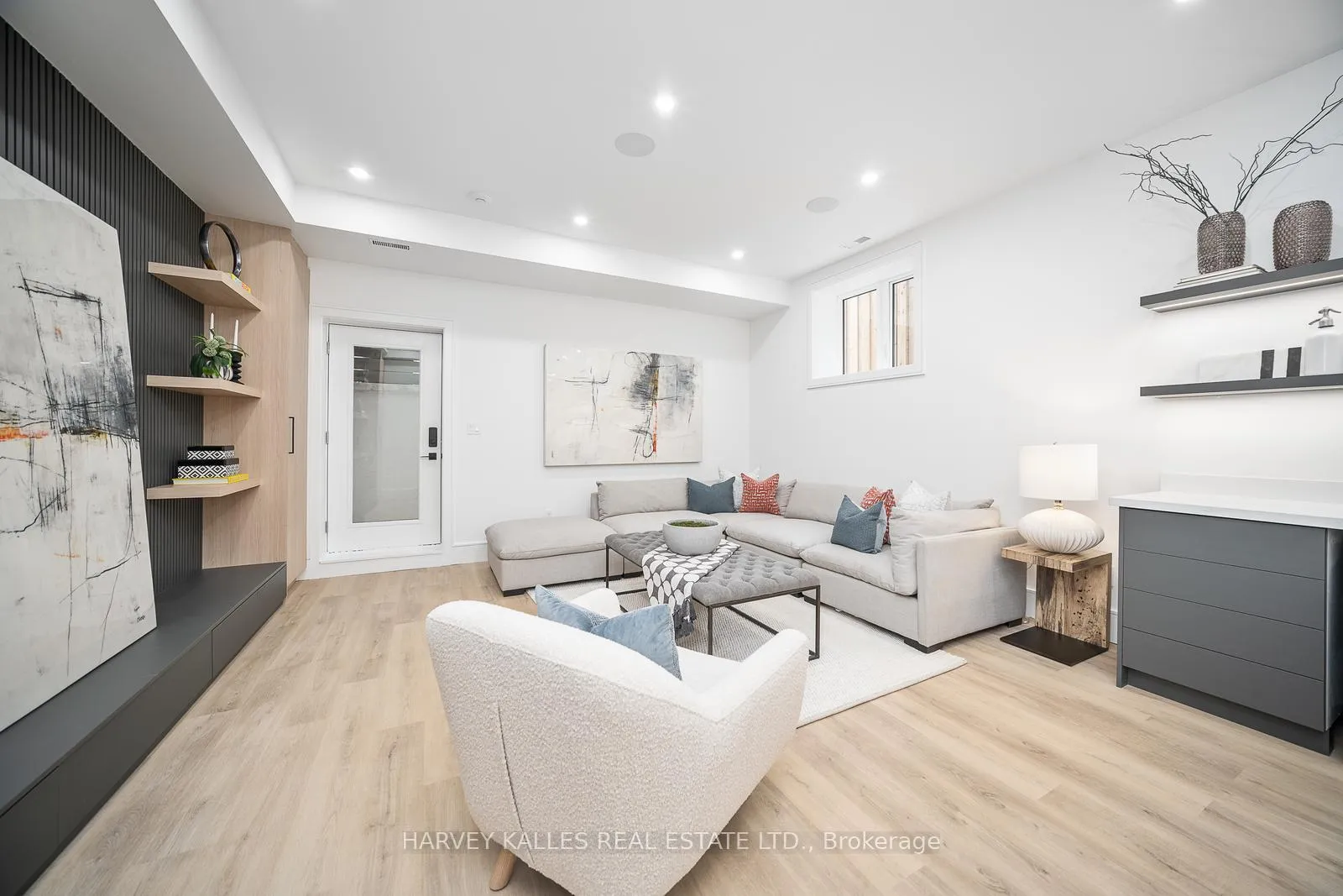 Photo 33 of 67 Lesmount Avenue, Toronto, East York — HOMEH