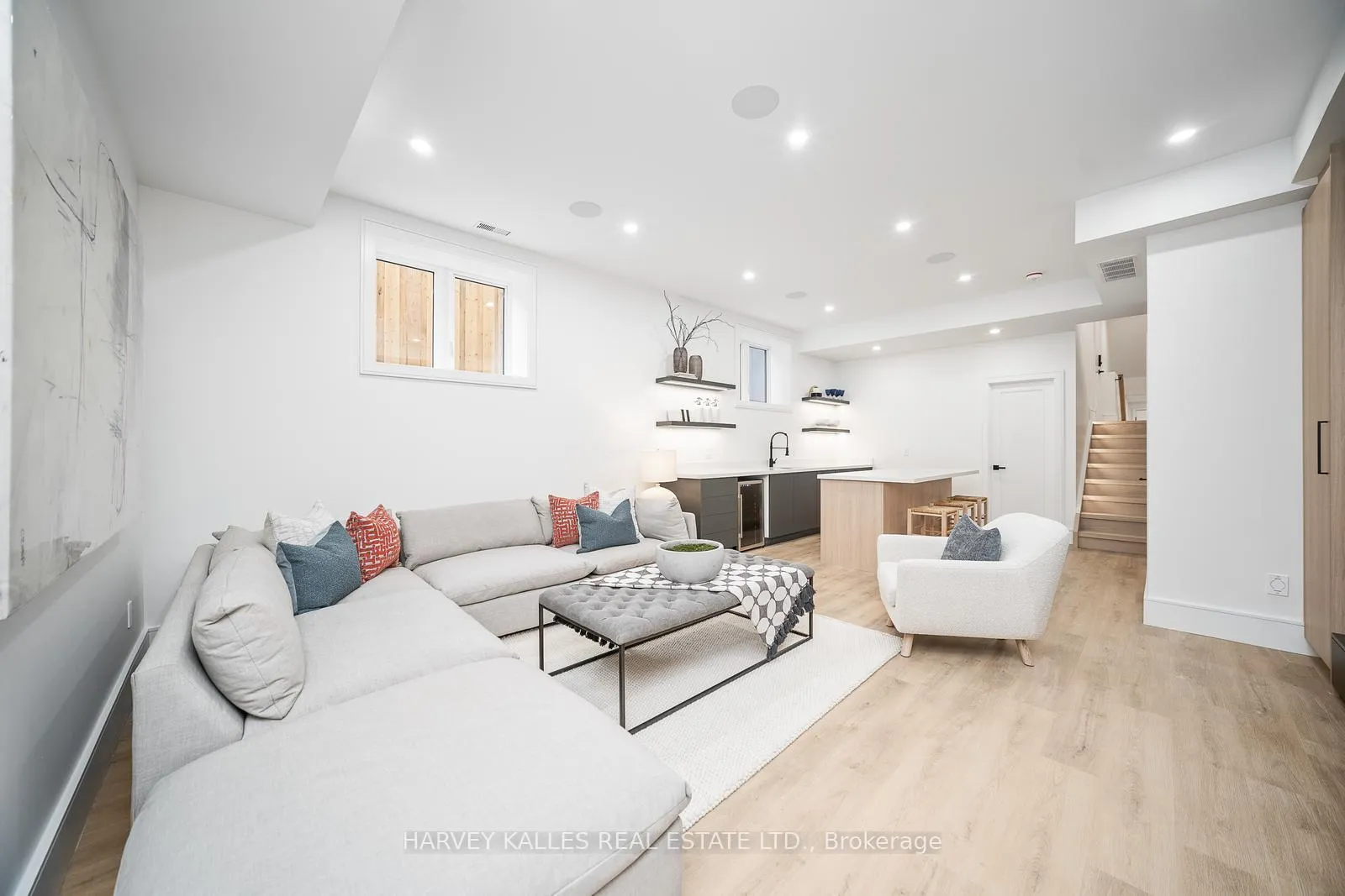 Photo 35 of 67 Lesmount Avenue, Toronto, East York — HOMEH