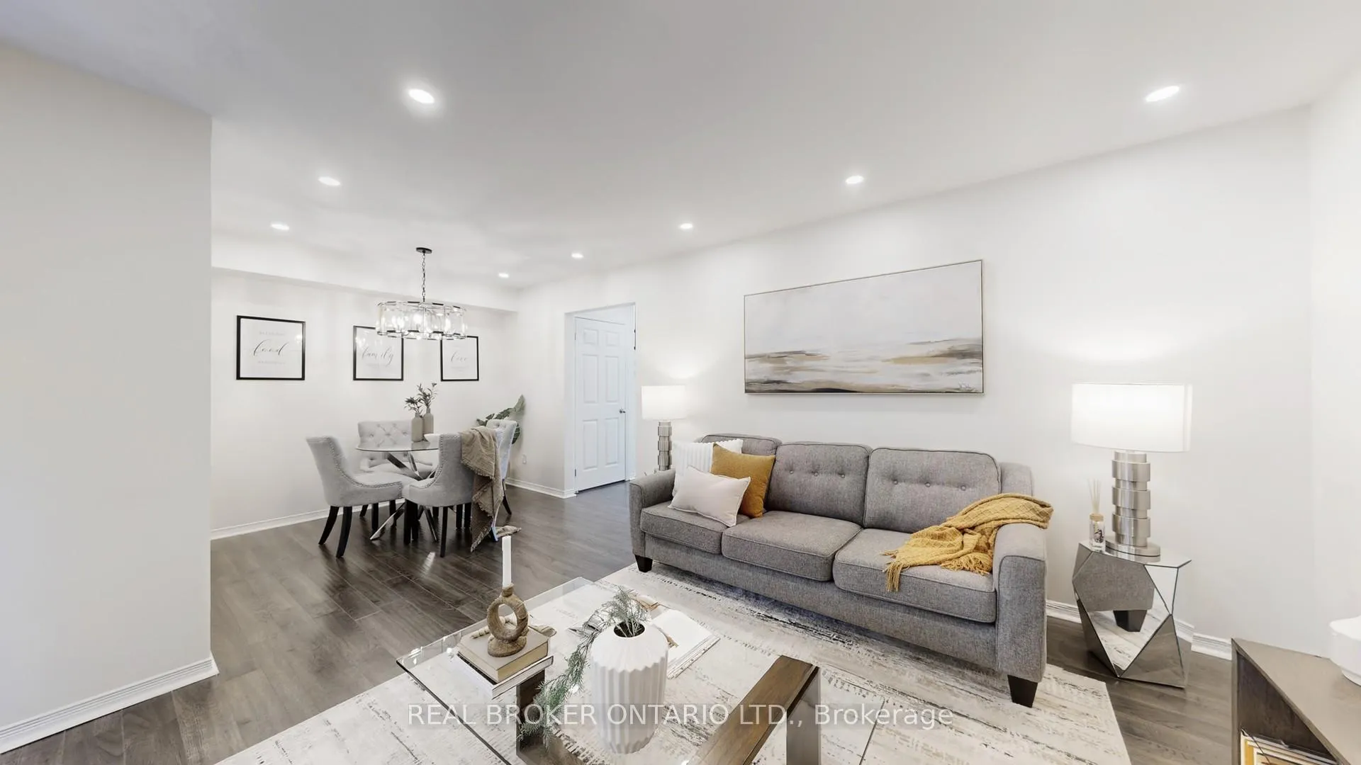 Photo 7 of 16 Wade Square, Clarington, Courtice — HOMEH