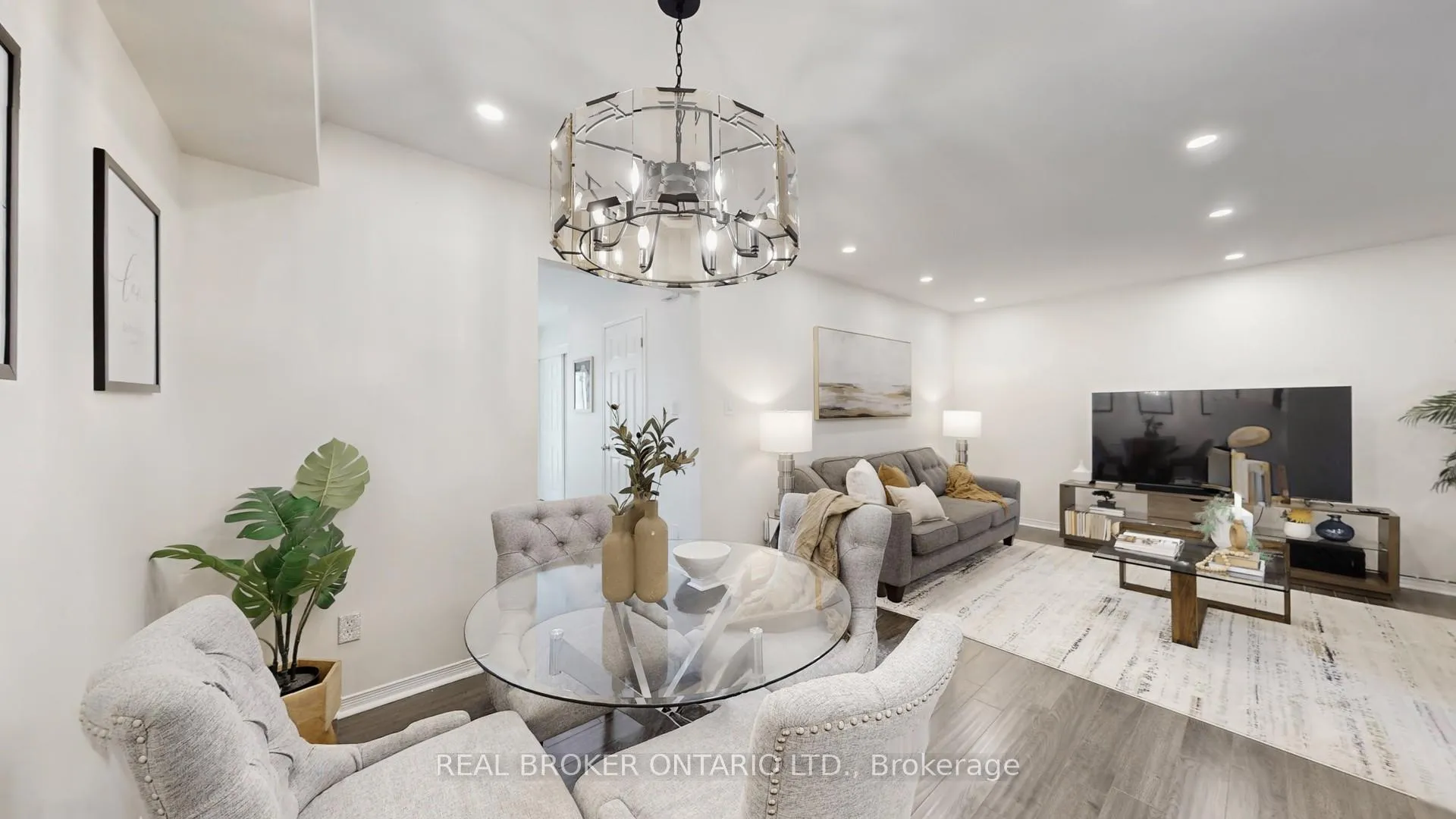 Photo 12 of 16 Wade Square, Clarington, Courtice — HOMEH