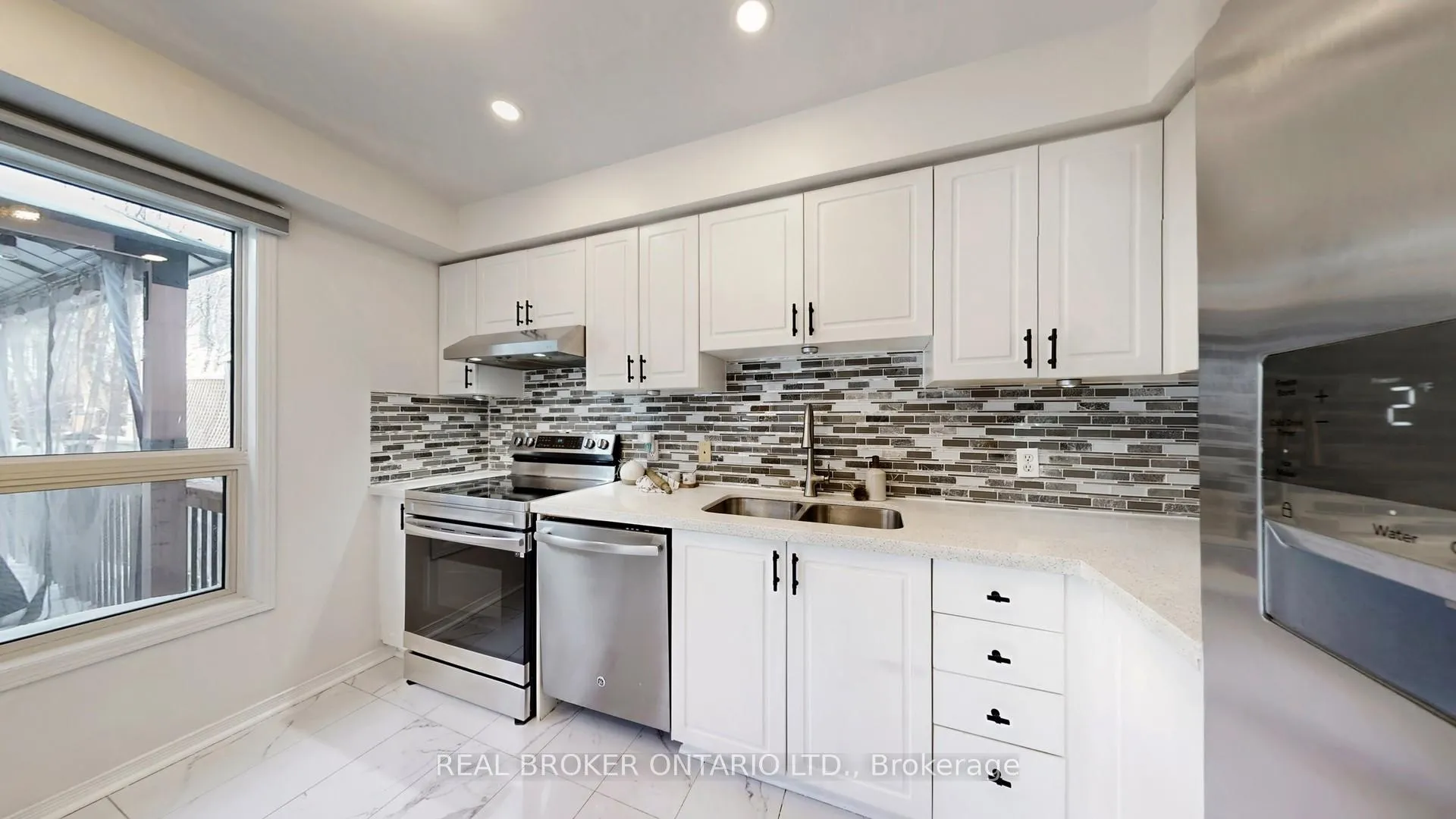 Photo 16 of 16 Wade Square, Clarington, Courtice — HOMEH