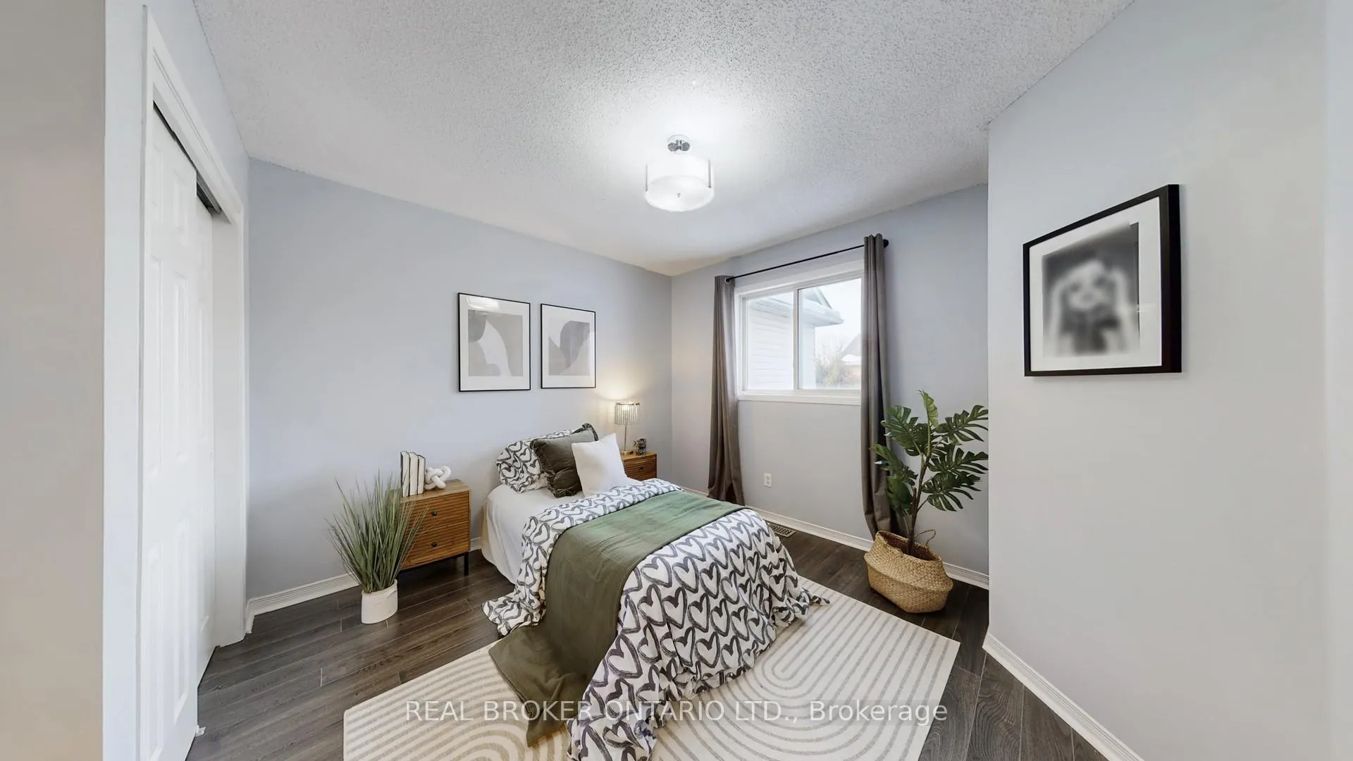 Photo 32 of 16 Wade Square, Clarington, Courtice — HOMEH