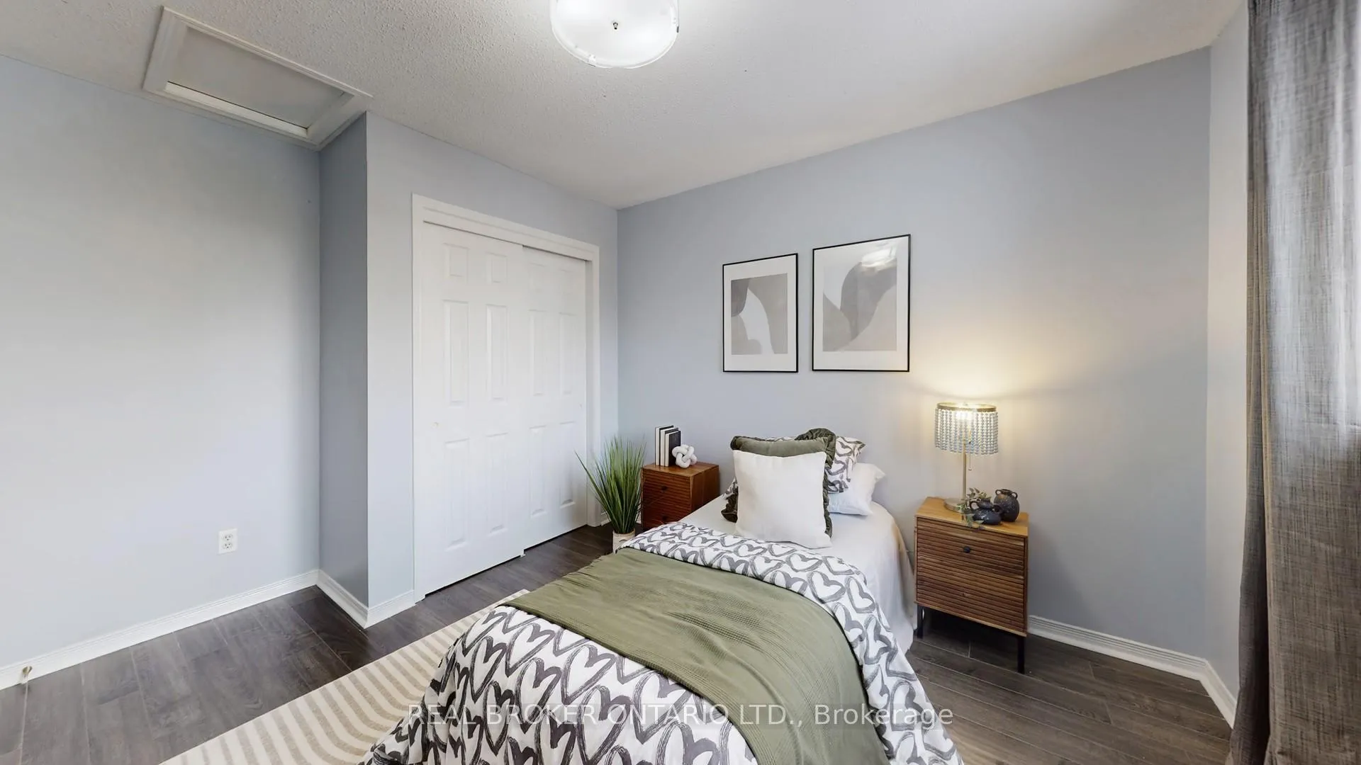 Photo 33 of 16 Wade Square, Clarington, Courtice — HOMEH