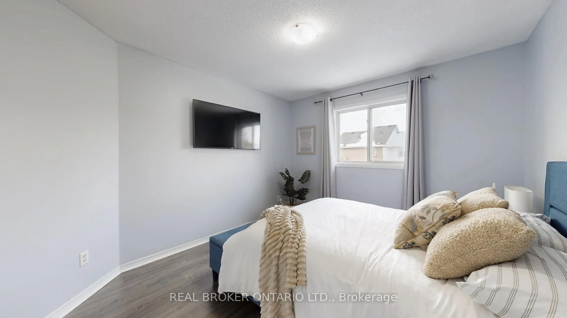 Photo 37 of 16 Wade Square, Clarington, Courtice — HOMEH