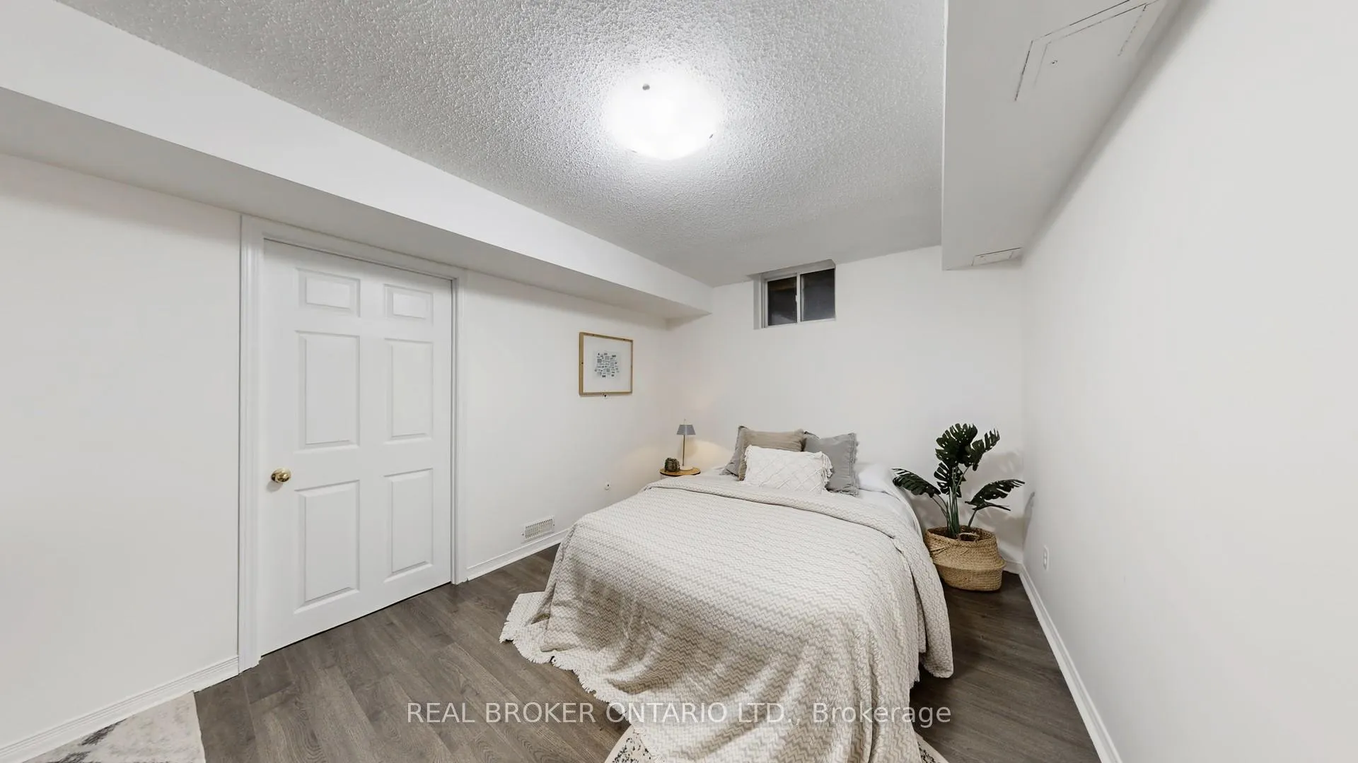 Photo 42 of 16 Wade Square, Clarington, Courtice — HOMEH