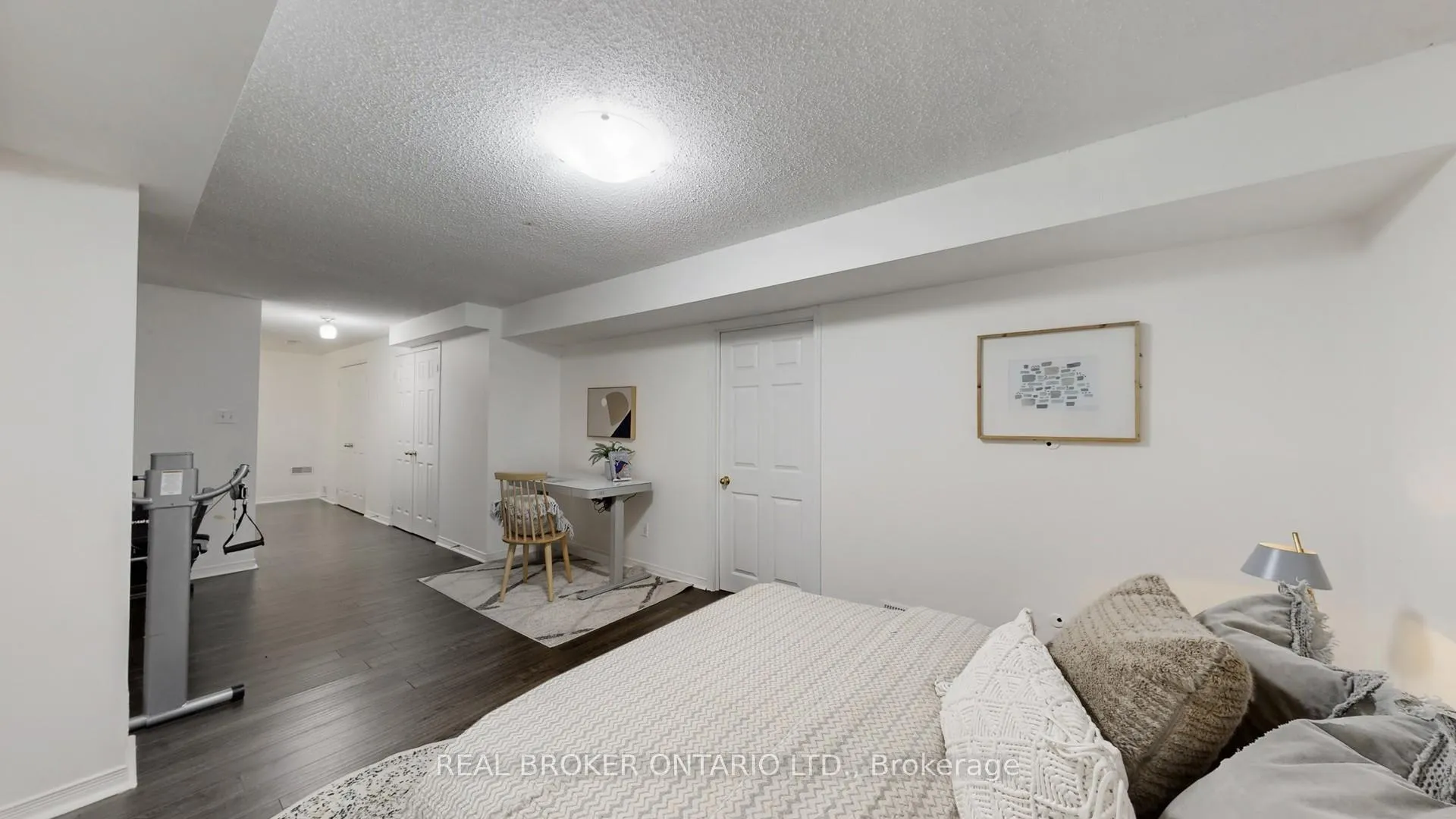 Photo 43 of 16 Wade Square, Clarington, Courtice — HOMEH