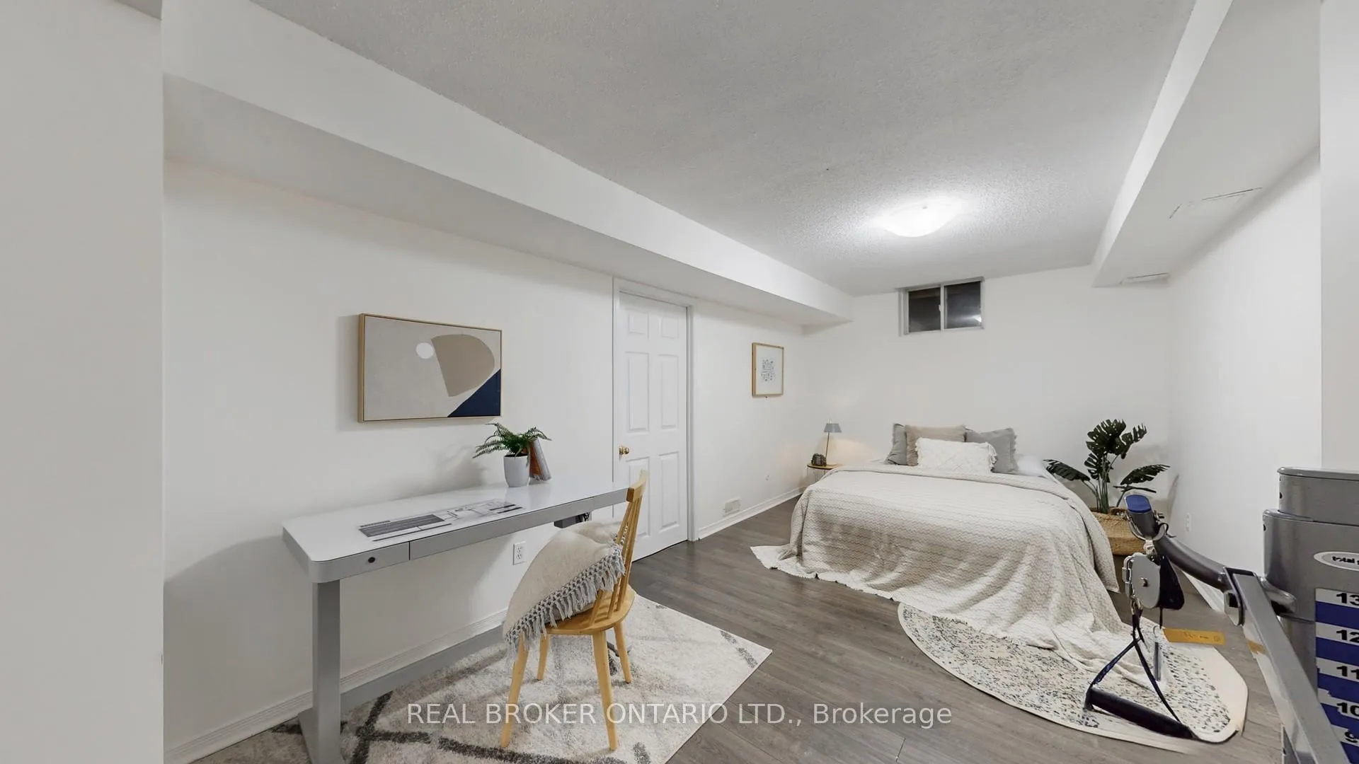 Photo 44 of 16 Wade Square, Clarington, Courtice — HOMEH