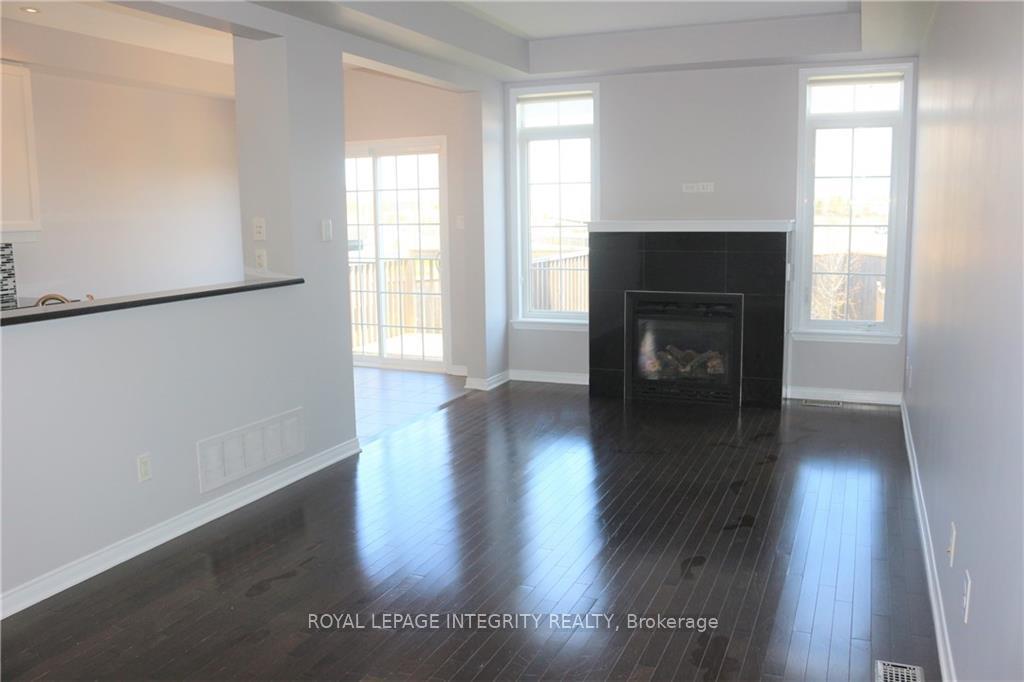 Photo 5 of 634 Pepperville Crescent, Ottawa, Kanata - Emerald Meadows/Trailwest — HOMEH
