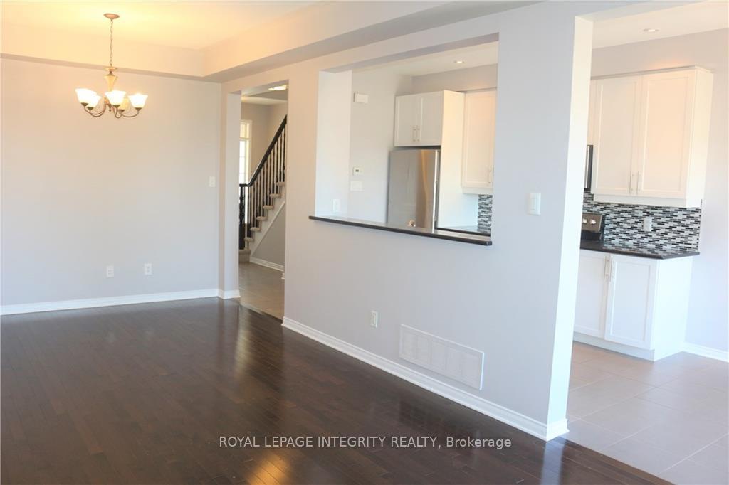 Photo 9 of 634 Pepperville Crescent, Ottawa, Kanata - Emerald Meadows/Trailwest — HOMEH