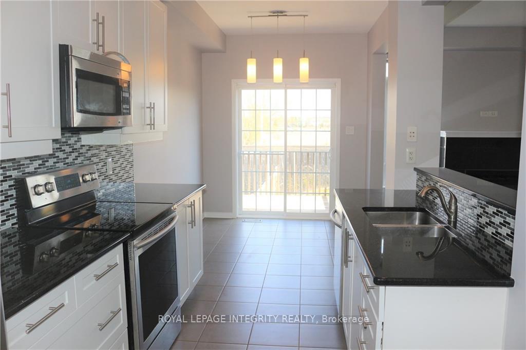 Photo 10 of 634 Pepperville Crescent, Ottawa, Kanata - Emerald Meadows/Trailwest — HOMEH