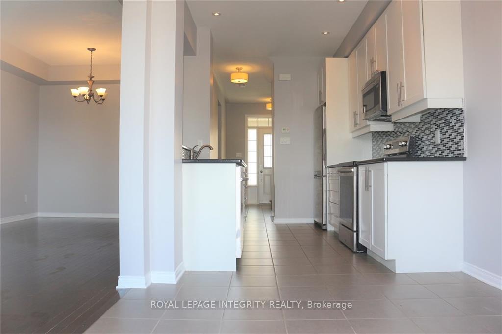 Photo 11 of 634 Pepperville Crescent, Ottawa, Kanata - Emerald Meadows/Trailwest — HOMEH