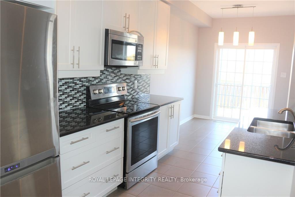 Photo 14 of 634 Pepperville Crescent, Ottawa, Kanata - Emerald Meadows/Trailwest — HOMEH