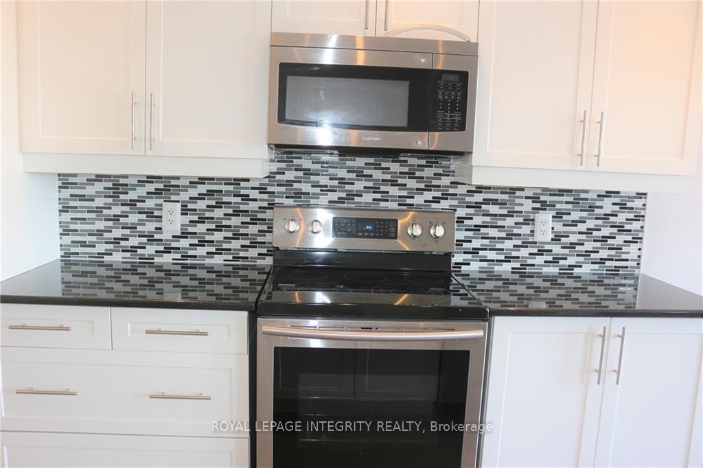 Photo 15 of 634 Pepperville Crescent, Ottawa, Kanata - Emerald Meadows/Trailwest — HOMEH