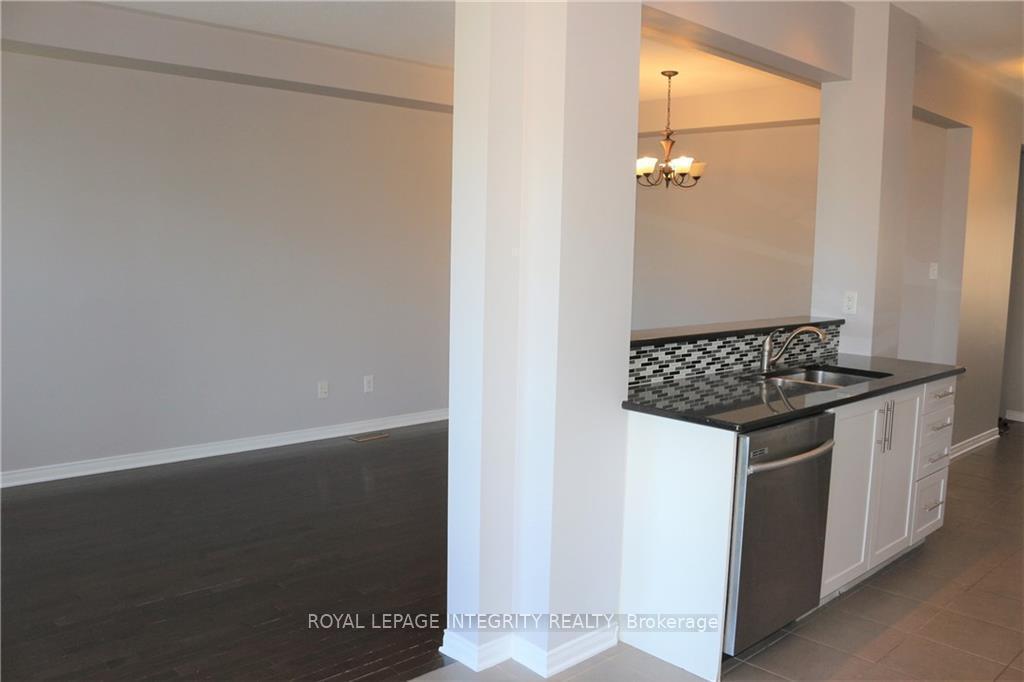 Photo 16 of 634 Pepperville Crescent, Ottawa, Kanata - Emerald Meadows/Trailwest — HOMEH