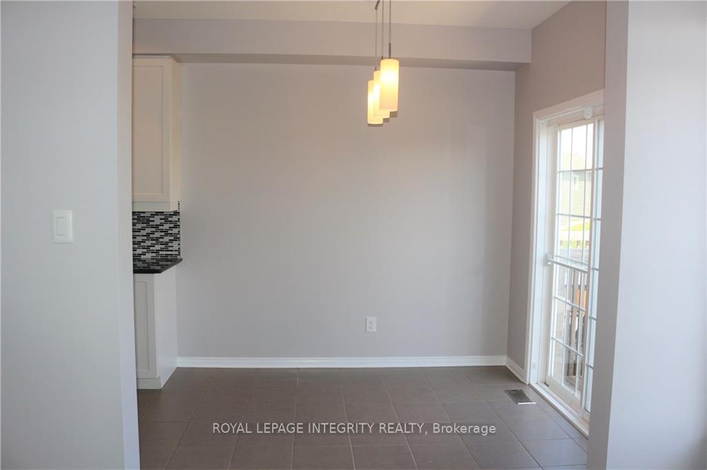 Photo 18 of 634 Pepperville Crescent, Ottawa, Kanata - Emerald Meadows/Trailwest — HOMEH