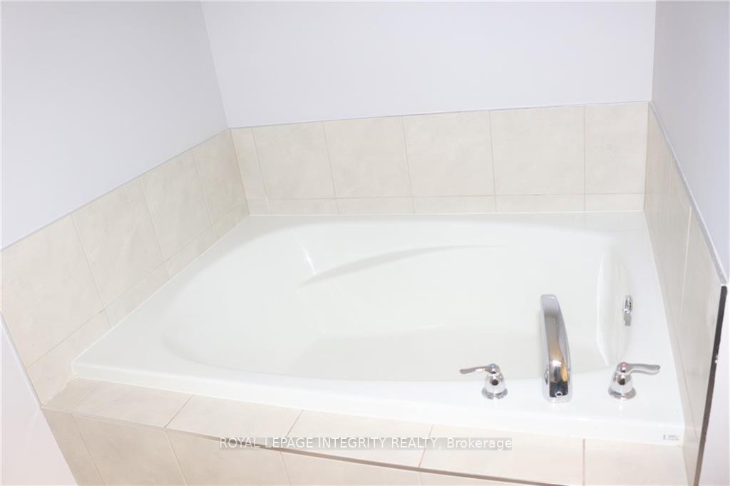 Photo 29 of 634 Pepperville Crescent, Ottawa, Kanata - Emerald Meadows/Trailwest — HOMEH