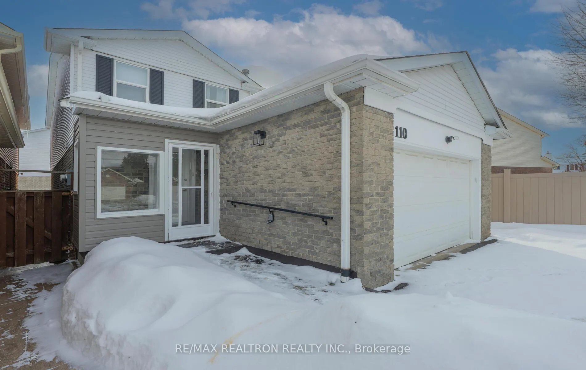 Photo 2 of 110 Lisa Crescent, Vaughan, Crestwood-Springfarm-Yorkhill — HOMEH