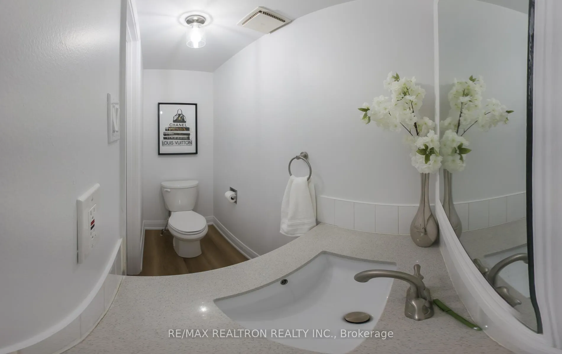 Photo 15 of 110 Lisa Crescent, Vaughan, Crestwood-Springfarm-Yorkhill — HOMEH