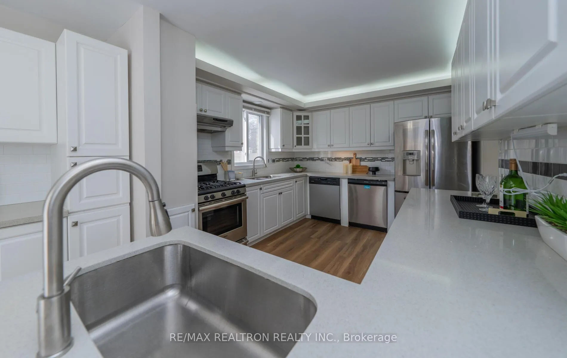 Photo 19 of 110 Lisa Crescent, Vaughan, Crestwood-Springfarm-Yorkhill — HOMEH