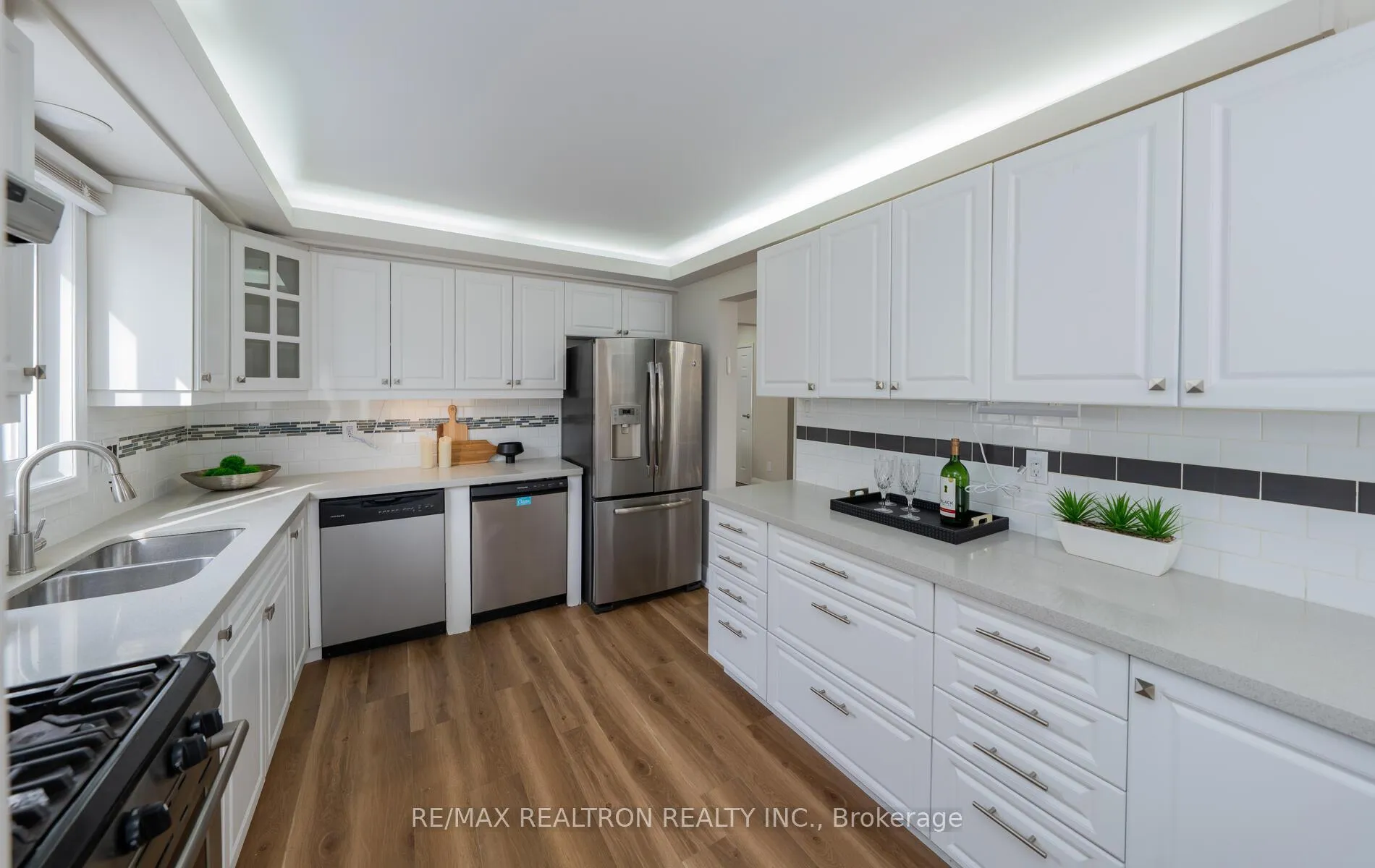 Photo 20 of 110 Lisa Crescent, Vaughan, Crestwood-Springfarm-Yorkhill — HOMEH
