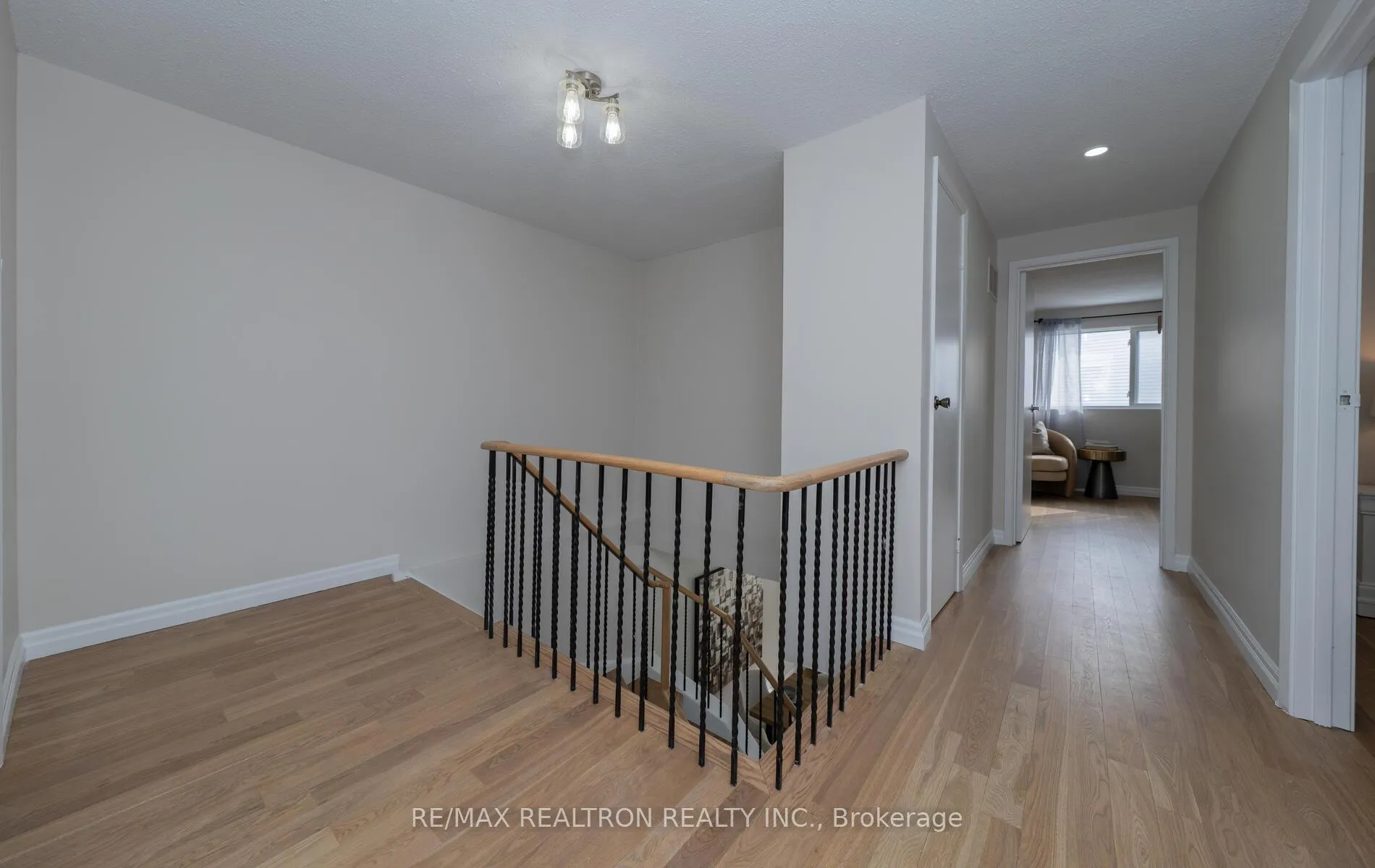 Photo 23 of 110 Lisa Crescent, Vaughan, Crestwood-Springfarm-Yorkhill — HOMEH
