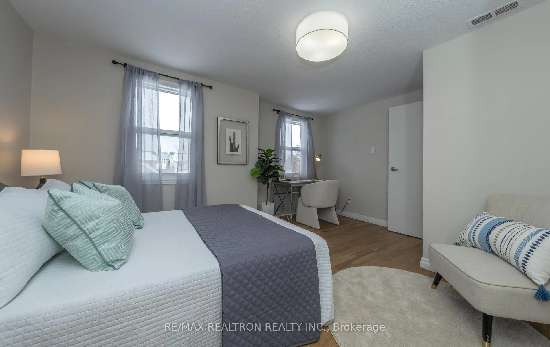 Photo 33 of 110 Lisa Crescent, Vaughan, Crestwood-Springfarm-Yorkhill — HOMEH
